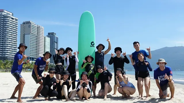 Holiday Surf, Da Nang