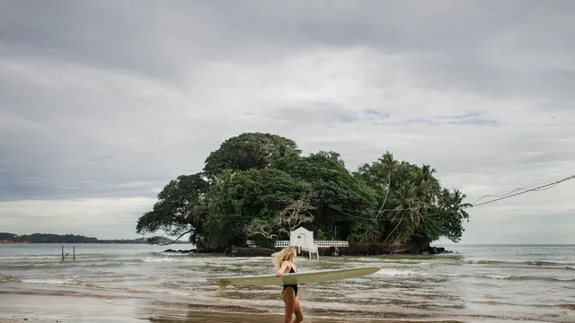 Layback, Weligama